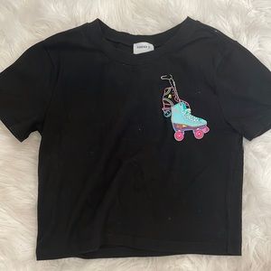 forever 21 maxi skates black tee + roller skate add-on